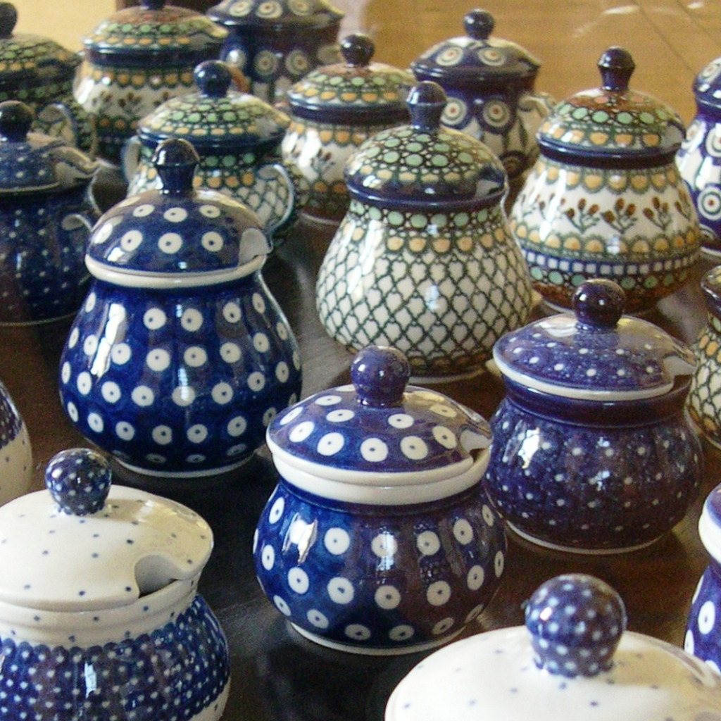 Bolesławiec pottery